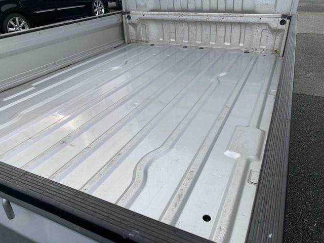 キャリイトラック ＫＣ　ワンオーナー　５速ミッション　エアコン　三方開　室内灯　純正ラジオ　ラバーフロアマット　ゲートプロテクター　シガーソケット　サンバイザー　間欠ワイパー　デフロスター　取説・保証書　積載量３５０ｋｇ（39枚目）