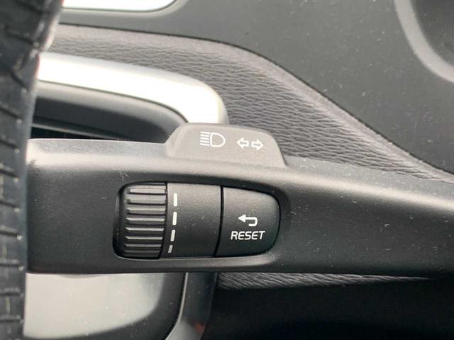 Ｖ４０ Ｄ４　禁煙　ナビ　フルセグ　Ｂｌｕｅｔｏｏｔｈ　バックモニター　前後ドラレコ　ブラックレザーシート　パワーシート　レーダークルーズ　ＥＴＣ　衝突軽減　レーンキープ　クリアランスソナー　ＢＳＭ　純正ＡＷ（23枚目）