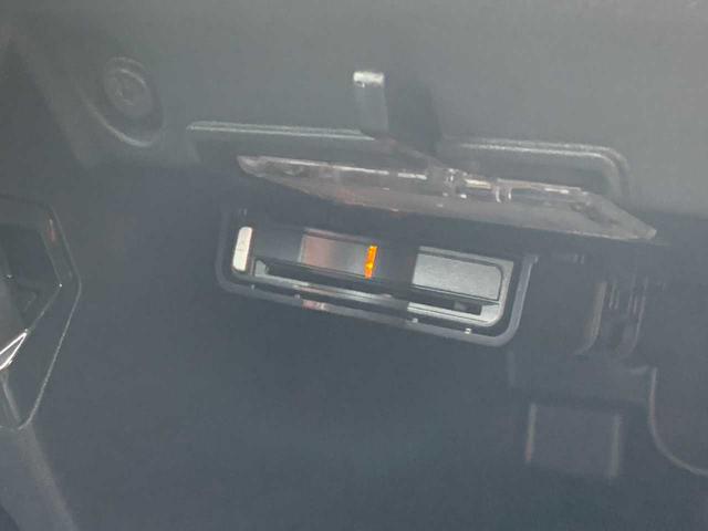 Ｖ４０ Ｄ４　禁煙　ナビ　フルセグ　Ｂｌｕｅｔｏｏｔｈ　バックモニター　前後ドラレコ　ブラックレザーシート　パワーシート　レーダークルーズ　ＥＴＣ　衝突軽減　レーンキープ　クリアランスソナー　ＢＳＭ　純正ＡＷ（24枚目）