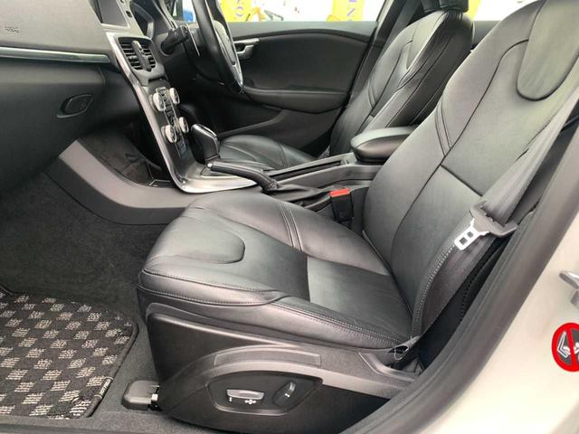 Ｖ４０ Ｄ４　禁煙　ナビ　フルセグ　Ｂｌｕｅｔｏｏｔｈ　バックモニター　前後ドラレコ　ブラックレザーシート　パワーシート　レーダークルーズ　ＥＴＣ　衝突軽減　レーンキープ　クリアランスソナー　ＢＳＭ　純正ＡＷ（51枚目）