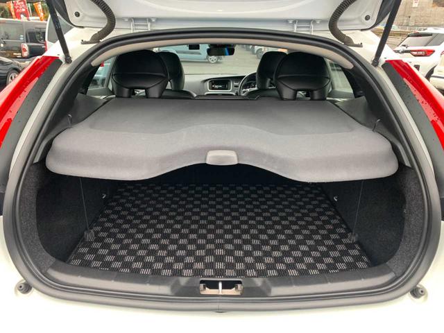 Ｖ４０ Ｄ４　禁煙　ナビ　フルセグ　Ｂｌｕｅｔｏｏｔｈ　バックモニター　前後ドラレコ　ブラックレザーシート　パワーシート　レーダークルーズ　ＥＴＣ　衝突軽減　レーンキープ　クリアランスソナー　ＢＳＭ　純正ＡＷ（59枚目）