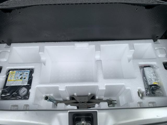 アルトワークス ベースグレード　純正ナビ　フルセグＴＶ　Ｂｌｕｅｔｏｏｔｈ　バックカメラ　ＥＴＣ　オートライト　オートエアコン　ドライブレコーダー　スマートキー　レカロシート　レザー調シートカバー　ＨＩＤヘッド　タイミングチェーン（28枚目）