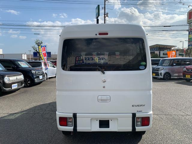 エブリイ 　４ＷＤ　車椅子移動車　スローパー　リモコン付き電動ウインチ　車椅子固定装置　助手席側リアシート　リアヒーター　キーレス　ＡＭＦＭラジオ　別ホイールスタッドレス　タイミングチェーンエンジン（8枚目）