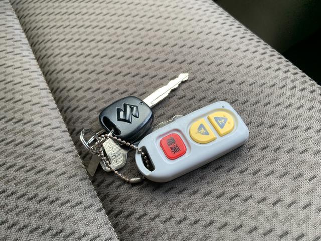 エブリイ 　４ＷＤ　車椅子移動車　スローパー　リモコン付き電動ウインチ　車椅子固定装置　助手席側リアシート　リアヒーター　キーレス　ＡＭＦＭラジオ　別ホイールスタッドレス　タイミングチェーンエンジン（13枚目）