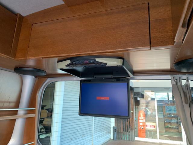 サンバーバン トランスポーター　軽キャン　ベッドキット　外品ナビフルセグＴＶ　フリップダウンリアモニター　ドライブレコーダー　ＥＴＣ　キーレス　外部電源コンセント　カーテン　収納棚　ＬＥＤ照明　外品アルミ　フロアマット　ドアバイザー（13枚目）