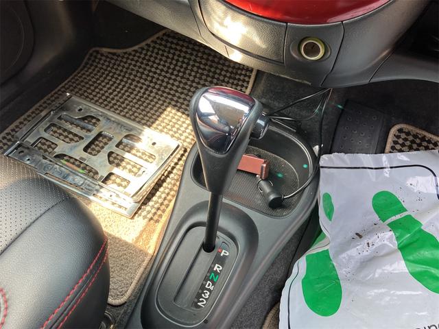 ミラジーノ ミニライト　ナビ　ＨＩＤ　キーレスエントリー　電動格納ミラー　ＡＴ　盗難防止システム　ＡＢＳ　アルミホイール　衝突安全ボディ　エアコン　パワーステアリング（7枚目）