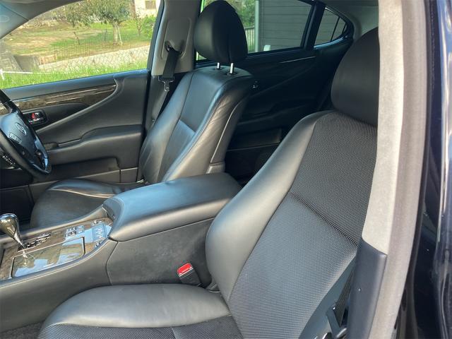 ＬＳ ＬＳ６００ｈ　Ｉパッケージ　４ＷＤ　ＥＴＣ　クリアランスソナー　オートクルーズコントロール　バックカメラ　ナビ　アルミホイール　ＬＥＤヘッドランプ　ＣＶＴ　シートヒーター　シートエアコン　スマートキー　アイドリングストップ（24枚目）