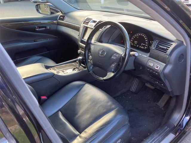 ＬＳ ＬＳ６００ｈ　Ｉパッケージ　４ＷＤ　ＥＴＣ　クリアランスソナー　オートクルーズコントロール　バックカメラ　ナビ　アルミホイール　ＬＥＤヘッドランプ　ＣＶＴ　シートヒーター　シートエアコン　スマートキー　アイドリングストップ（27枚目）