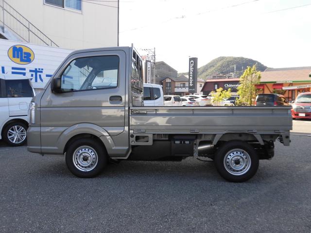 キャリイトラック ＫＣエアコン・パワステ農繁仕様　届出済み未使用車　パートタイム４ＷＤ　農繁仕様　３方開　荷台作業灯　４ＡＴ　パワーウィンドウ　スズキセーフティ　衝突被害低減ブレーキ（8枚目）