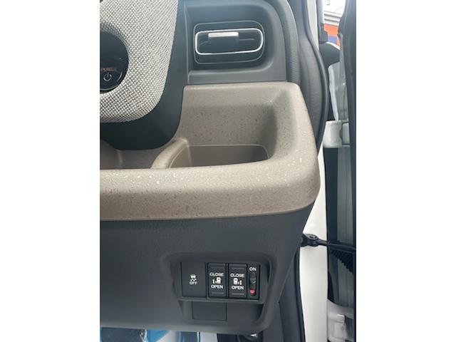フリード e:HEVエアー EX 両側電動スライドドア BSM シートヒーター アダプティブクルーズ ホンダセンシング オートマチックハイビーム LEDヘッド 純正15インチAW クリアランスソナー ダウンヒルアシスト(17枚目)