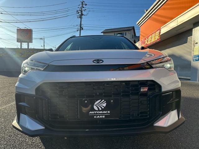 カローラクロス ＧＲスポーツ　２．０　ＧＲスポーツ　Ｅ－Ｆｏｕｒ　４ＷＤ　ＧＲ専用レッドキャリパー　パノラマルーフ　ハンズフリーパワーバックドア　アダプティブハイビーム　ステアリングヒーター　ＡＣ１００Ｖコンセント　シートヒーター（2枚目）