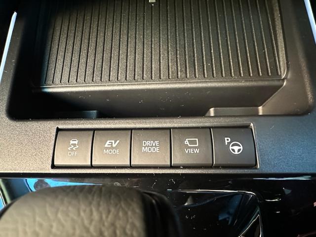 カローラクロス ＧＲスポーツ　２．０　ＧＲスポーツ　Ｅ－Ｆｏｕｒ　４ＷＤ　ＧＲ専用レッドキャリパー　パノラマルーフ　ハンズフリーパワーバックドア　アダプティブハイビーム　ステアリングヒーター　ＡＣ１００Ｖコンセント　シートヒーター（29枚目）