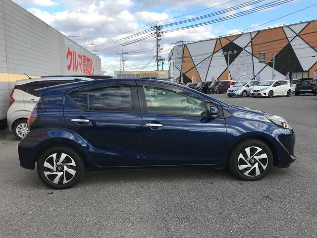 アクア Ｓスタイルブラック　衝突被害軽減システム　全周囲カメラ　ＥＳＣ　クリアランスソナー　ＬＥＤヘッドランプ　オートライト　スマートキー　メモリーナビ　フルセグ　ＣＤ　ＤＶＤ再生　Ｂｌｕｅｔｏｏｔｈ接続　禁煙車　ワンオーナー（30枚目）