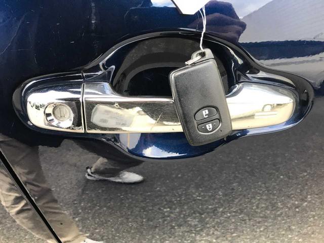 アクア Ｓスタイルブラック　衝突被害軽減システム　全周囲カメラ　ＥＳＣ　クリアランスソナー　ＬＥＤヘッドランプ　オートライト　スマートキー　メモリーナビ　フルセグ　ＣＤ　ＤＶＤ再生　Ｂｌｕｅｔｏｏｔｈ接続　禁煙車　ワンオーナー（52枚目）