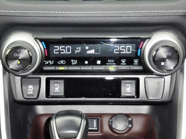 ＲＡＶ４ Ｇ　電動リアゲート　４ＷＤモデル　車検整備２年付　純正９型ＳＤナビ　フルセグＴＶ　リアカメラ　ＥＴＣ車載器　ドライブレコーダー（27枚目）