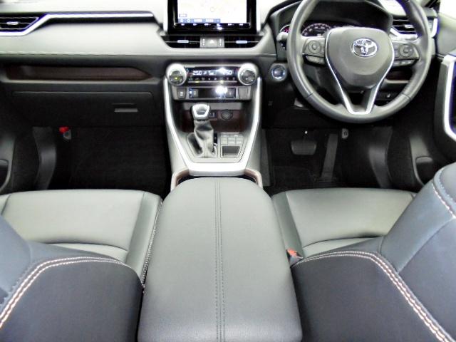 ＲＡＶ４ Ｇ　電動リアゲート　４ＷＤモデル　車検整備２年付　純正９型ＳＤナビ　フルセグＴＶ　リアカメラ　ＥＴＣ車載器　ドライブレコーダー（31枚目）