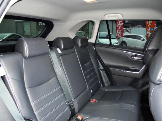ＲＡＶ４ Ｇ　電動リアゲート　４ＷＤモデル　車検整備２年付　純正９型ＳＤナビ　フルセグＴＶ　リアカメラ　ＥＴＣ車載器　ドライブレコーダー（39枚目）