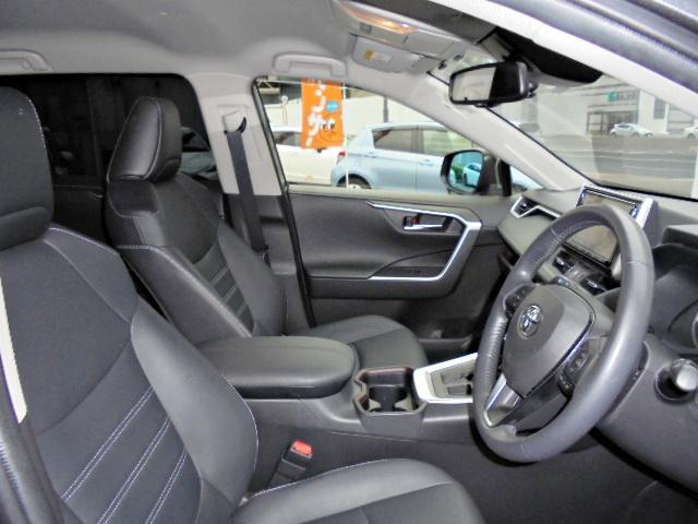 ＲＡＶ４ Ｇ　電動リアゲート　４ＷＤモデル　車検整備２年付　純正９型ＳＤナビ　フルセグＴＶ　リアカメラ　ＥＴＣ車載器　ドライブレコーダー（42枚目）