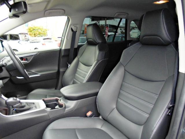 ＲＡＶ４ Ｇ　電動リアゲート　４ＷＤモデル　車検整備２年付　純正９型ＳＤナビ　フルセグＴＶ　リアカメラ　ＥＴＣ車載器　ドライブレコーダー（43枚目）