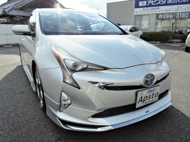 プリウス Ａプレミアム　ツーリングセレクション　４ＷＤモデル　１オーナー車　走行５２．４５９ｋｍ　車検令和９年３月　本革シート　モデリスタフルエアロ　純正９型ＳＤナビ　フルセグＴＶ　ＴＯＭ’Ｓスロットルコントローラー（5枚目）