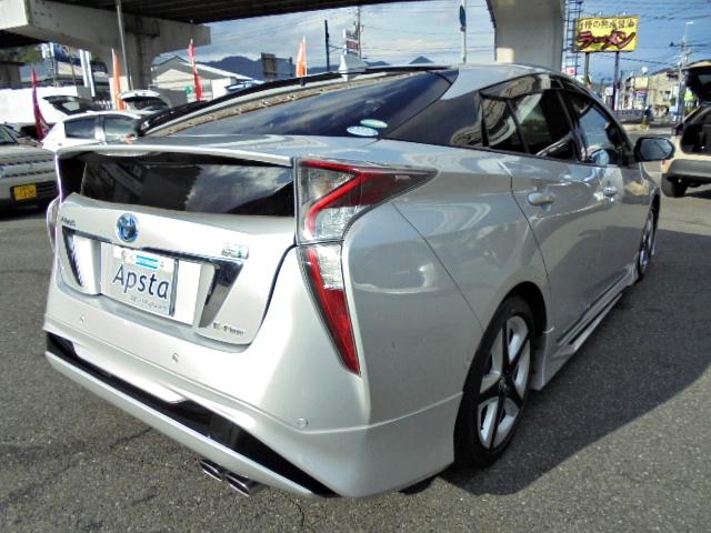 プリウス Ａプレミアム　ツーリングセレクション　４ＷＤモデル　１オーナー車　走行５２．４５９ｋｍ　車検令和９年３月　本革シート　モデリスタフルエアロ　純正９型ＳＤナビ　フルセグＴＶ　ＴＯＭ’Ｓスロットルコントローラー（9枚目）