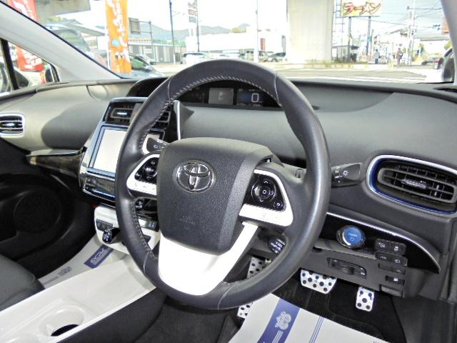 プリウス Ａプレミアム　ツーリングセレクション　４ＷＤモデル　１オーナー車　走行５２．４５９ｋｍ　車検令和９年３月　本革シート　モデリスタフルエアロ　純正９型ＳＤナビ　フルセグＴＶ　ＴＯＭ’Ｓスロットルコントローラー（13枚目）