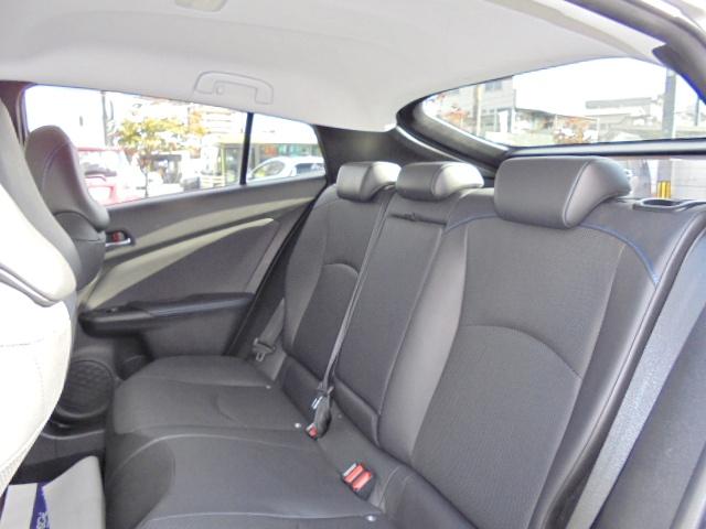 プリウス Ａプレミアム　ツーリングセレクション　４ＷＤモデル　１オーナー車　走行５２．４５９ｋｍ　車検令和９年３月　本革シート　モデリスタフルエアロ　純正９型ＳＤナビ　フルセグＴＶ　ＴＯＭ’Ｓスロットルコントローラー（31枚目）