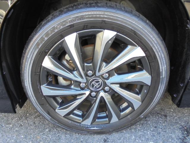 最新ナビ・ＥＴＣ・室内天吊りモニター・バックカメラ・ドライブレコードやスタッドレスタイヤなど、アフターパーツも取り扱っておりますのでお気軽にご相談ください♪