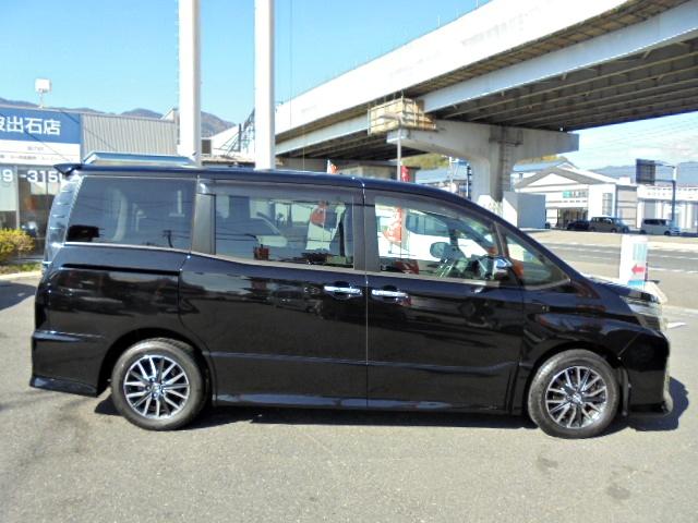 ヴォクシー ＺＳ　煌ＩＩ　車検整備２年付　１オーナー車　走行５６．０３１ｋｍ　純正９型ＳＤナビ　フルセグＴＶ　リアカメラ　ＥＴＣ車載器　両側電動スライドドア　ＬＥＤヘッドライトライト（8枚目）