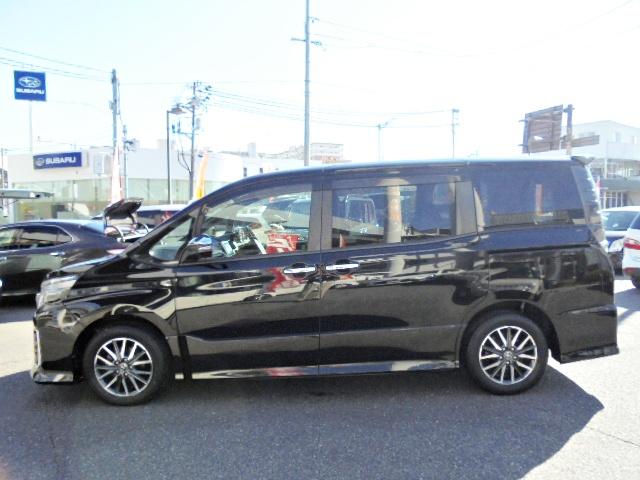 ヴォクシー ＺＳ　煌ＩＩ　車検整備２年付　１オーナー車　走行５６．０３１ｋｍ　純正９型ＳＤナビ　フルセグＴＶ　リアカメラ　ＥＴＣ車載器　両側電動スライドドア　ＬＥＤヘッドライトライト（12枚目）