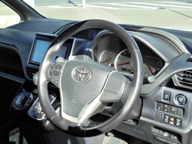 ヴォクシー ＺＳ　煌ＩＩ　車検整備２年付　１オーナー車　走行５６．０３１ｋｍ　純正９型ＳＤナビ　フルセグＴＶ　リアカメラ　ＥＴＣ車載器　両側電動スライドドア　ＬＥＤヘッドライトライト（15枚目）