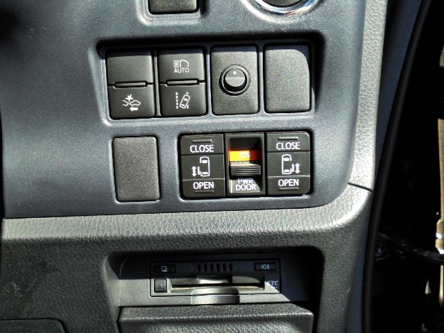 ヴォクシー ＺＳ　煌ＩＩ　車検整備２年付　１オーナー車　走行５６．０３１ｋｍ　純正９型ＳＤナビ　フルセグＴＶ　リアカメラ　ＥＴＣ車載器　両側電動スライドドア　ＬＥＤヘッドライトライト（16枚目）