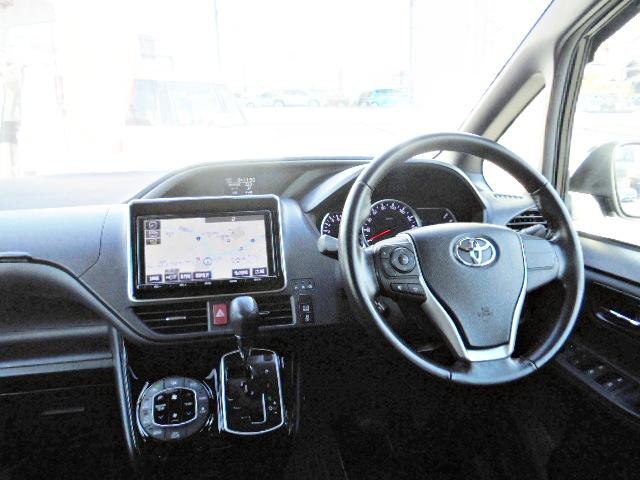 ヴォクシー ＺＳ　煌ＩＩ　車検整備２年付　１オーナー車　走行５６．０３１ｋｍ　純正９型ＳＤナビ　フルセグＴＶ　リアカメラ　ＥＴＣ車載器　両側電動スライドドア　ＬＥＤヘッドライトライト（17枚目）