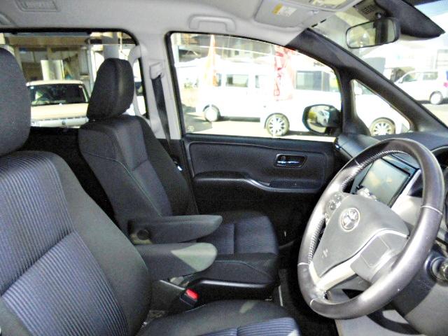 ヴォクシー ＺＳ　煌ＩＩ　車検整備２年付　１オーナー車　走行５６．０３１ｋｍ　純正９型ＳＤナビ　フルセグＴＶ　リアカメラ　ＥＴＣ車載器　両側電動スライドドア　ＬＥＤヘッドライトライト（29枚目）