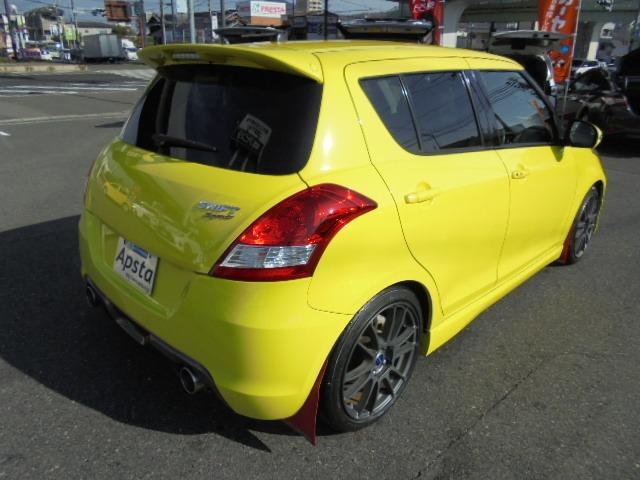 スイフトスポーツ ベースグレード　ディスチャージ装着車　ローダウン　レイズ１７インチアルミ　スズキスポーツマフラー　７インチＳＤナビフルセグＴＶ　ＥＴＣ　デジタルインナーミラー　走行６７，２２６ｋｍ　車検整備付き（6枚目）