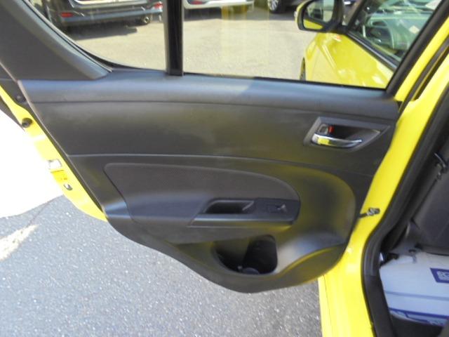 スイフトスポーツ ベースグレード　ディスチャージ装着車　ローダウン　レイズ１７インチアルミ　スズキスポーツマフラー　７インチＳＤナビフルセグＴＶ　ＥＴＣ　デジタルインナーミラー　走行６７，２２６ｋｍ　車検整備付き（29枚目）