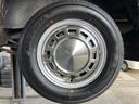 タイヤ銘柄はヨコハマゴムのブルーアースで、サイズは175/70-13です!今回、当社にて新品を取り付け致しました!!