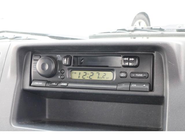 ミニキャブトラック Ｍ　１年保証　４ＷＤ　５ＭＴ　エアコン　パワーステアリング　荷台ゴムマット　メッキミラーカバー（8枚目）