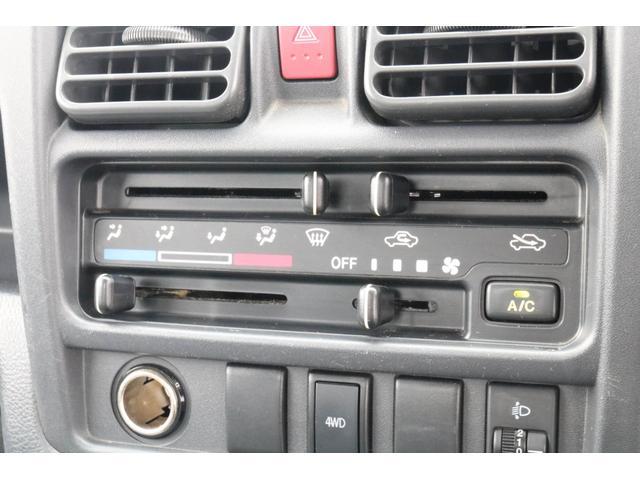 ミニキャブトラック Ｍ　１年保証　４ＷＤ　５ＭＴ　エアコン　パワーステアリング　荷台ゴムマット　メッキミラーカバー（9枚目）