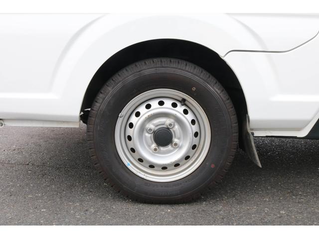 ミニキャブトラック Ｍ　１年保証　４ＷＤ　５ＭＴ　エアコン　パワーステアリング　荷台ゴムマット　メッキミラーカバー（16枚目）