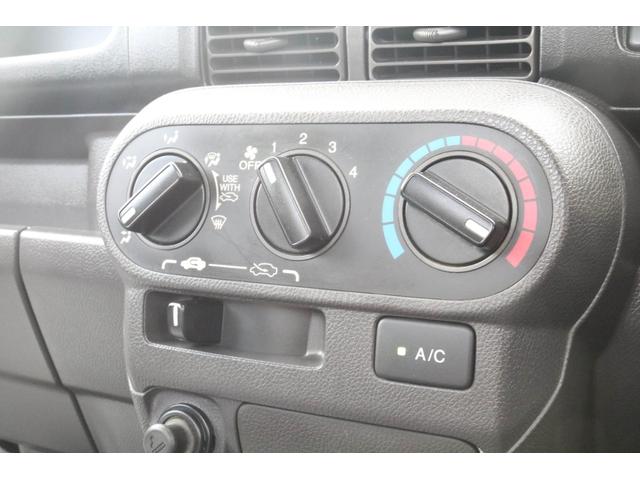 アクティトラック ＳＤＸ　４ＷＤ　５ＭＴ　エアコン　パワーステアリング　エアバッグ　荷台あおり止チェーン付　作業灯　走行距離約５１０００ｋｍ（4枚目）