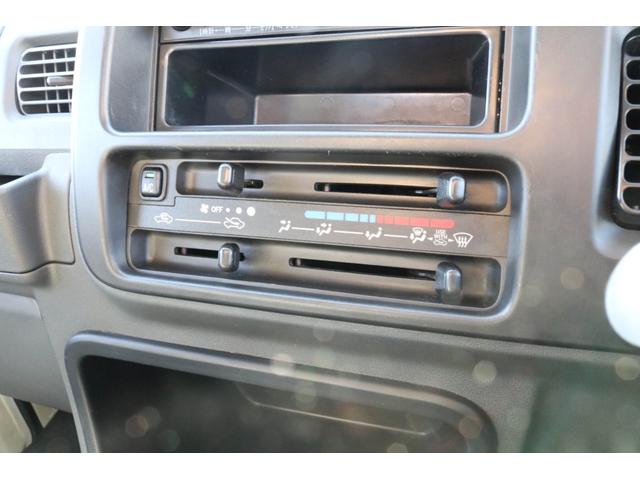 ハイゼットトラック エアコン・パワステ スペシャル 1年保証 4WD 5MT エアコン パワーステアリング 荷台ゴムマット付き 3方開(10枚目)