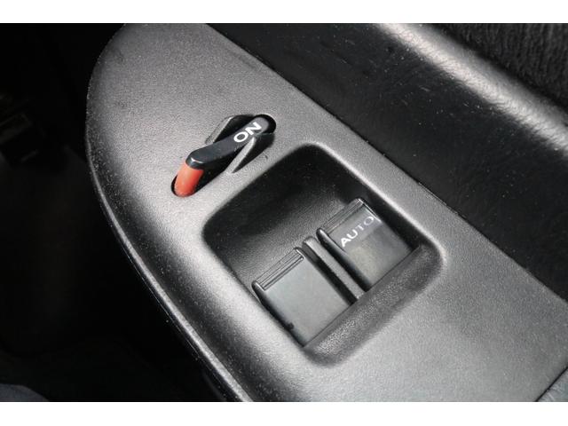 バモス Ｇ　１年保証　４ＷＤ　５ＭＴ　両側スライドドア　社外１３インチアルミホイール　エアコン　パワーステアリング　パワーウィンドウ　ＣＤデッキ（4枚目）