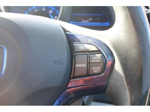 �X�e�A�����O�z�C�[���E���̃X�C�b�`�̓N���[�Y�R���g���[���̑���X�C�b�`�ƂȂ��Ă���܂��B