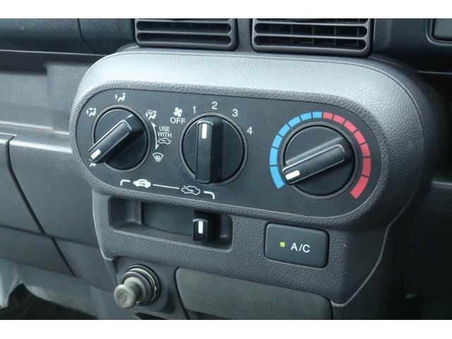 アクティトラック ＳＤＸ　平成２３年　アクティトラック　ＳＤＸ　４ＷＤ　５ＭＴ　エアコン　パワーステアリング　エアバッグ　純正ラジオデッキ（7枚目）