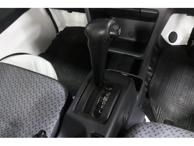 キャリイトラック ＫＣエアコン・パワステ　１年保証　４ＷＤ　３速ＡＴ　エアコン　パワーステアリング　３方開（3枚目）