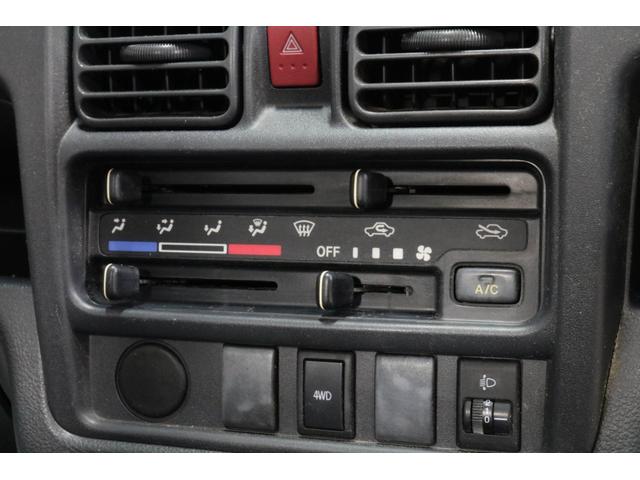 キャリイトラック ＫＣエアコン・パワステ　１年保証　４ＷＤ　３速ＡＴ　エアコン　パワーステアリング　３方開（12枚目）