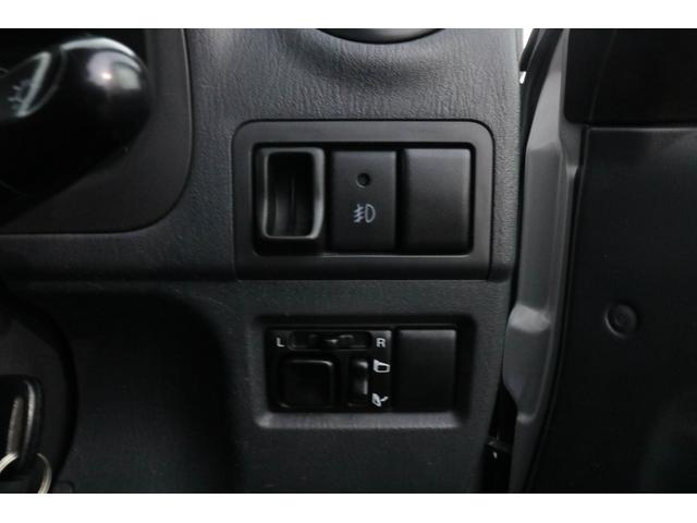 ジムニー ＸＣ　５ＭＴ　４ＷＤ　ターボ　キーレス　純正１６インチアルミホイール　エアコン　パワーウィンドウ　フォグランプ　車検整備付（11枚目）