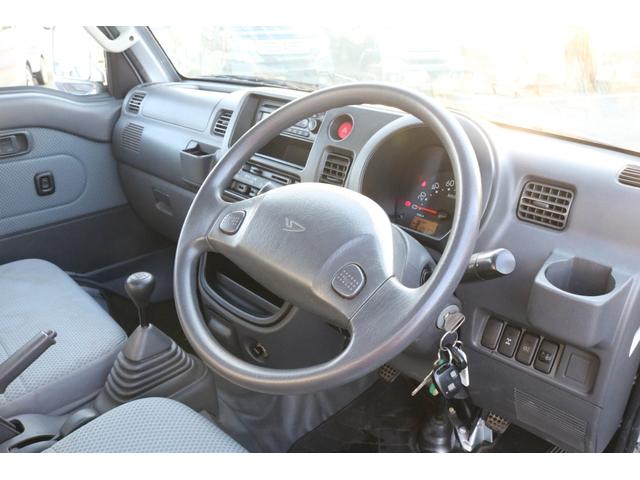 ハイゼットトラック 　４ＷＤ　５ＭＴ　キーレス　エアコン　パワーステアリング　パワーウィンドウ　ＥＴＣ　ＣＤデッキ　３方開　荷台ゴムマット２枚（8枚目）