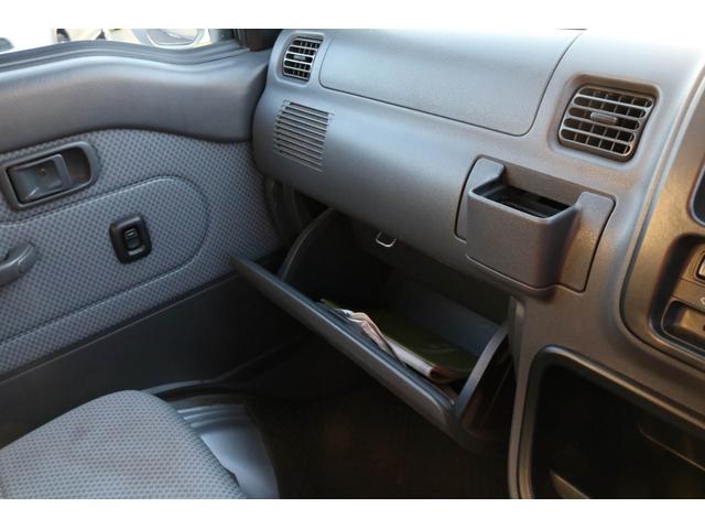 ハイゼットトラック 　４ＷＤ　５ＭＴ　キーレス　エアコン　パワーステアリング　パワーウィンドウ　ＥＴＣ　ＣＤデッキ　３方開　荷台ゴムマット２枚（18枚目）